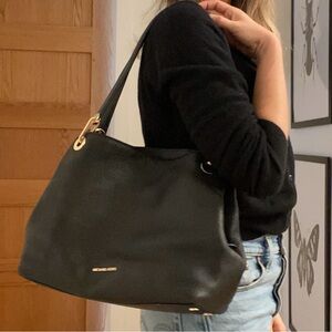 Raven Large Leather Shoulder Bag black